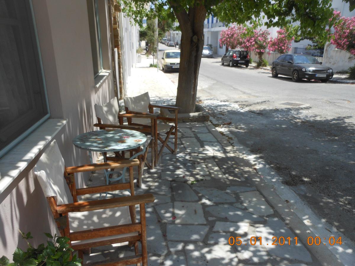 Afrodite Hotel Tinos Exterior foto